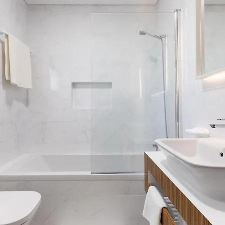 Correeira Luxury Residence T2 A - Albufeira, Pools, Wifi, Bbq, Beach